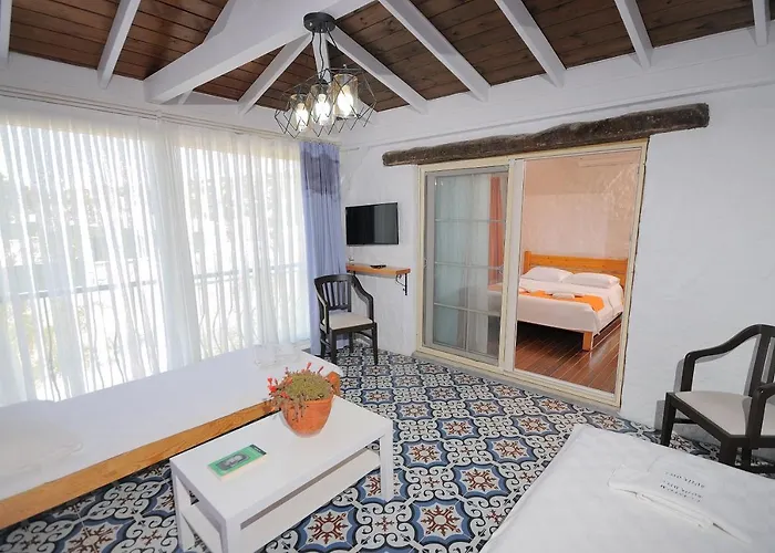 Elysium Nocleg ze śniadaniem 4*