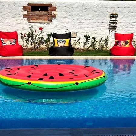 Oda ve Kahvaltı Elysium Çeşme